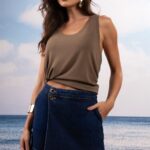 Shorts saia com botões