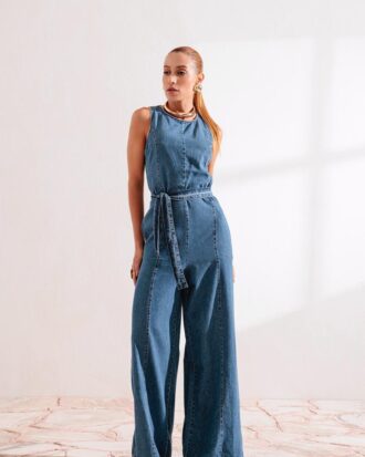 Macacão jeans longo com cinto