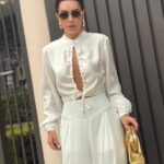 Camisa crooped cordão abertura frontal branca leve brilho