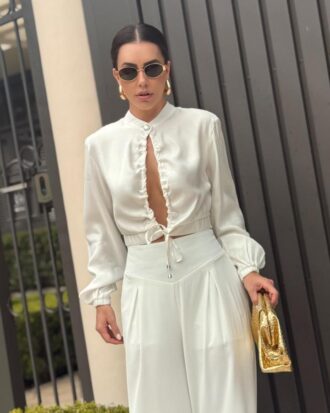 Camisa crooped cordão abertura frontal branca leve brilho