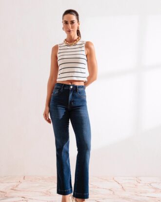 Calça jeans flare escura